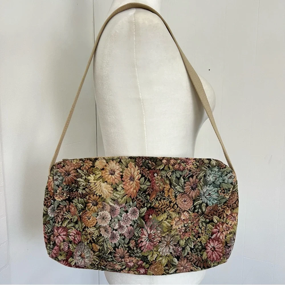 Vintage Cottagecore Grannycore Floral Tapestry Shoulder Bag Pocketbook